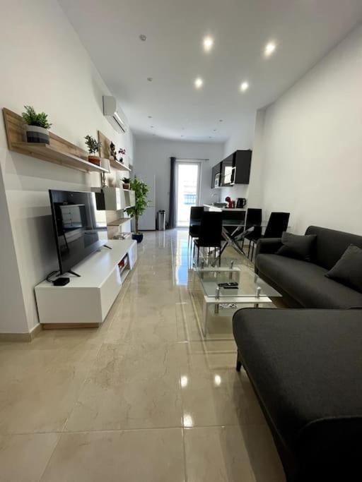 Brand New Appartement Of Two Bedrooms In Sliema Kültér fotó