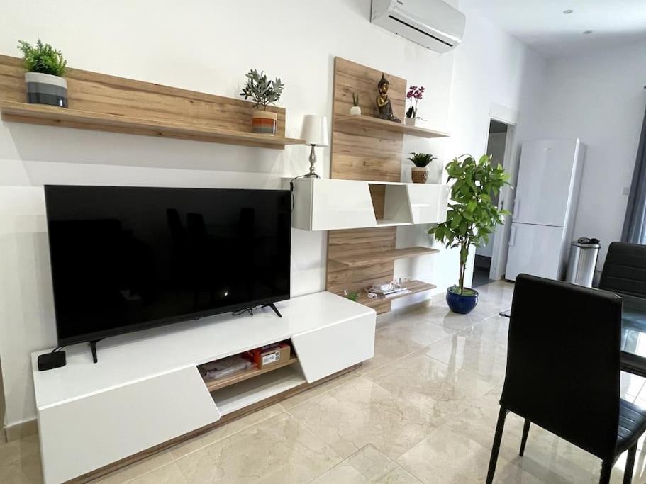 Brand New Appartement Of Two Bedrooms In Sliema Kültér fotó