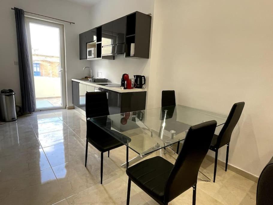Brand New Appartement Of Two Bedrooms In Sliema Kültér fotó